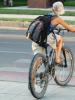 Чи дозволено їздити велосипедом тротуарами — що кажуть ПДР